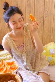 动漫两个人拔萝卜